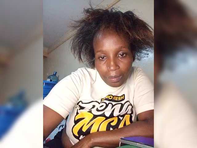 Missessy's BongaCams show and profile