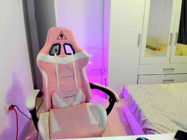 kaylalaine1 webcam