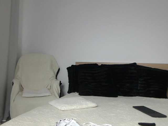 le modèle ArtLove13 est en webcam porno dans un show sur le site bongacams, il possède les tags suivants: White/Caucasian,Brunette,Shaved