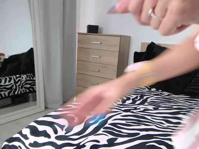 ArtLove13 webcam