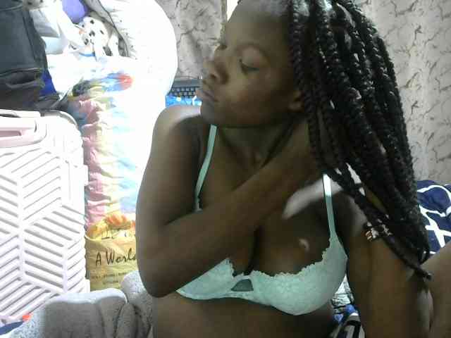 Sweet-Ebbony webcam