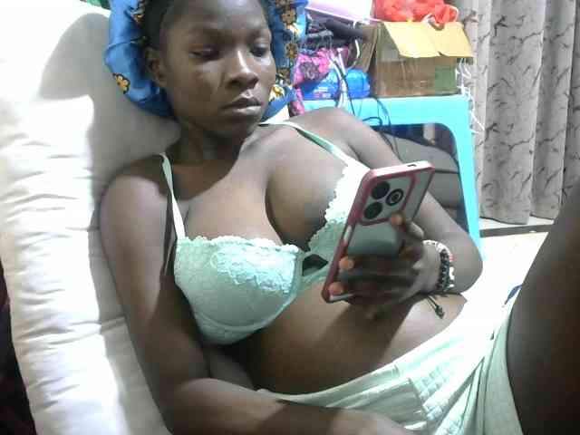 Sweet-Ebbony webcam