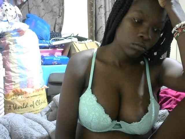 Sweet-Ebbony webcam