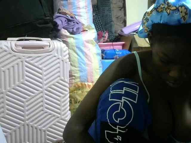 Sweet-Ebbony webcam