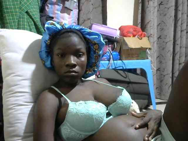 Sweet-Ebbony webcam