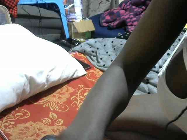 Sweet-Ebbony webcam