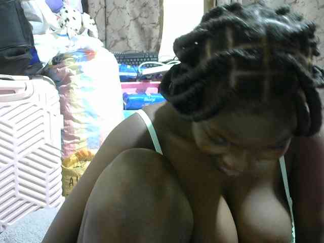 Sweet-Ebbony webcam