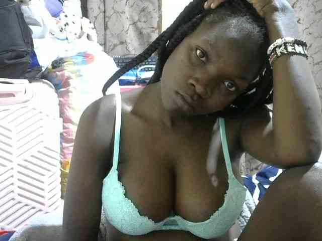Sweet-Ebbony webcam