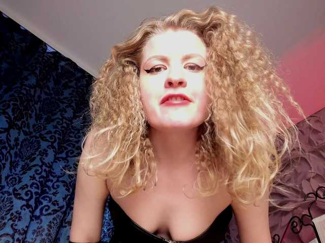 IrenePearcy's BongaCams show and profile