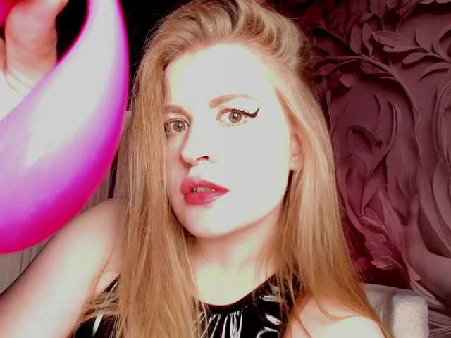 IrenePearcy's BongaCams show and profile