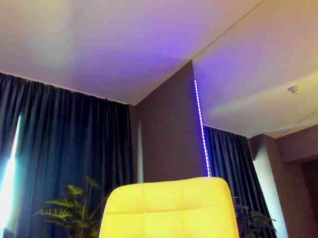 AlisaCamerron webcam