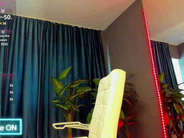 AlisaCamerron webcam