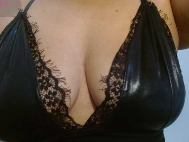 KaillyPariss's BongaCams show and profile