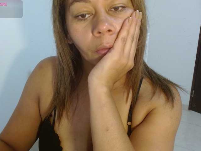 KaillyPariss's BongaCams show and profile