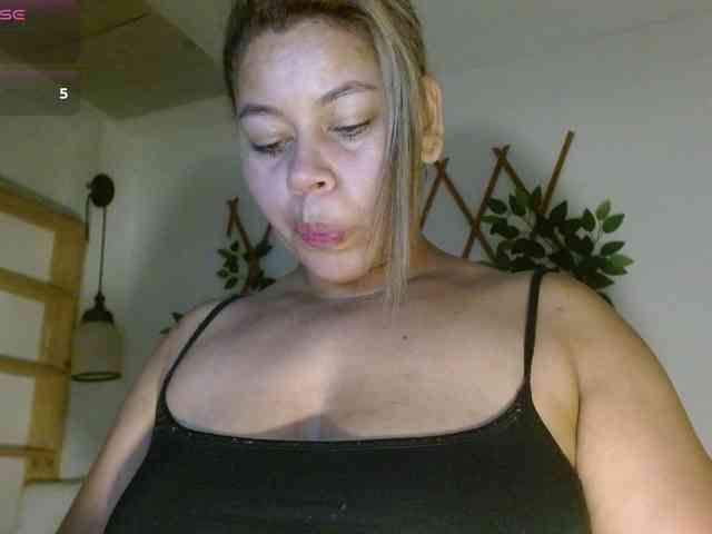 KaillyPariss webcam