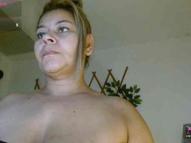 KaillyPariss webcam