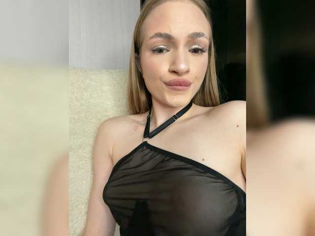 Pussyya's BongaCams show and profile