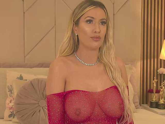 BlancheSummer's BongaCams show and profile