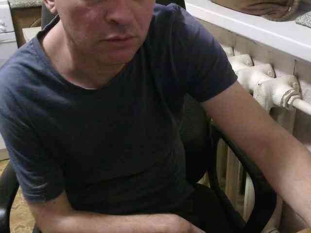 qaz75va Live Webcam on BongaCams