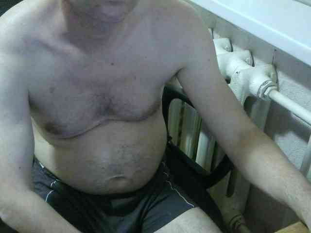 qaz75va Live Webcam on BongaCams