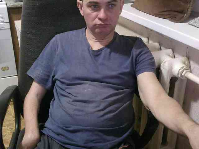 qaz75va Live Webcam on BongaCams