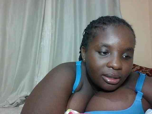 Hotybobbies Live Webcam on BongaCams