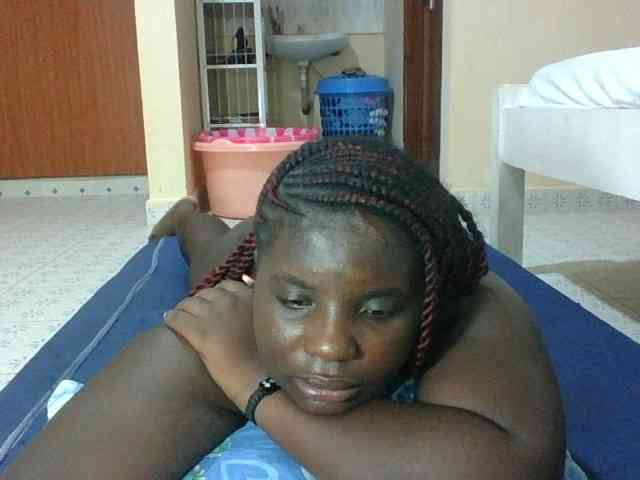 Hotybobbies Live Webcam on BongaCams