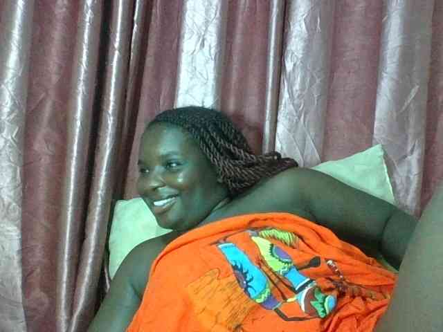 Hotybobbies Live Webcam on BongaCams