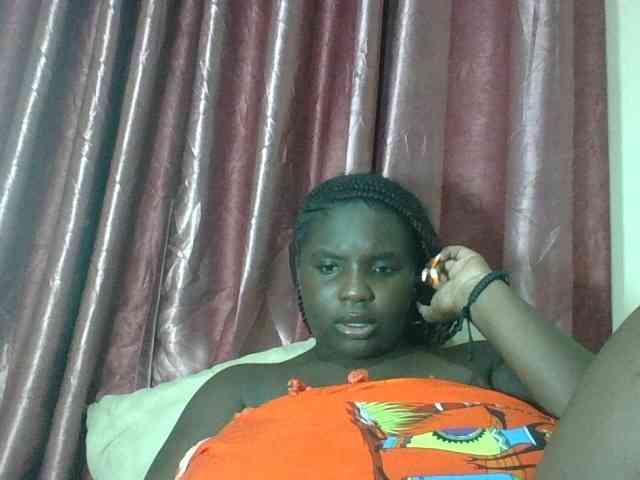 Hotybobbies Live Webcam on BongaCams