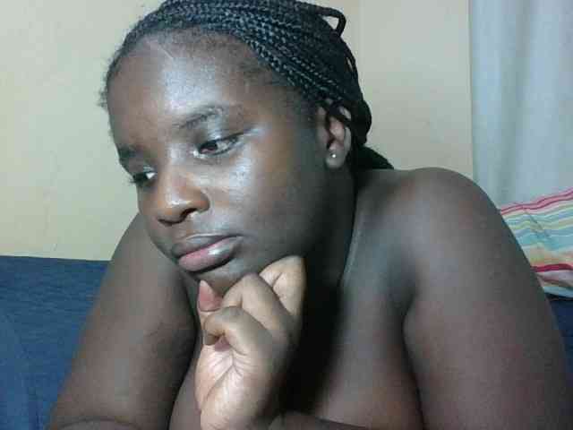 Hotybobbies Live Webcam on BongaCams