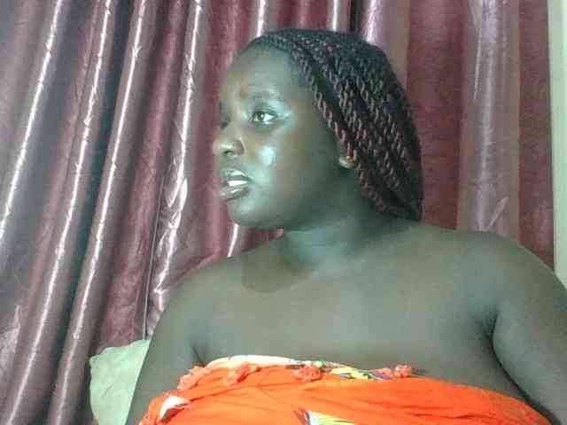 Hotybobbies Live Webcam on BongaCams