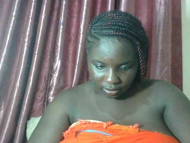 Hotybobbies Live Webcam on BongaCams