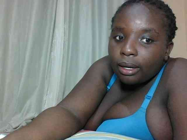 Hotybobbies Live Webcam on BongaCams