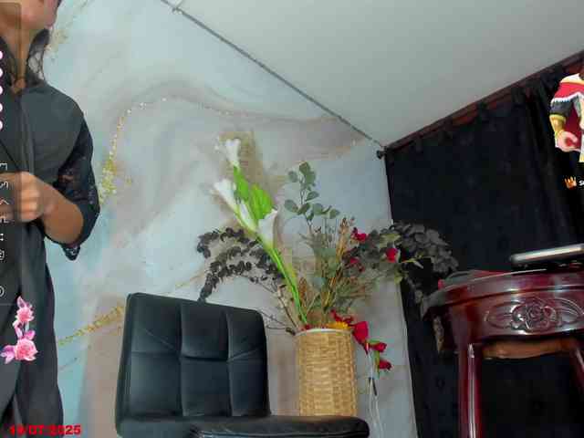 VALERIAQUEENTS Live Webcam on BongaCams