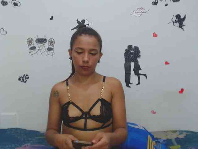 Stephanie69ryanhot webcam