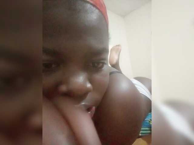 Christine33 on Bongacams