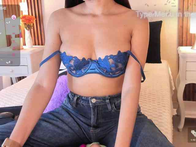 EllieRussell Live Webcam on BongaCams