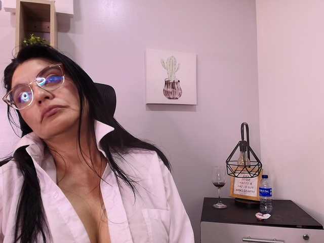 Zuzana21's BongaCams show and profile