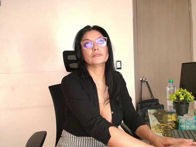 Zuzana21's BongaCams show and profile