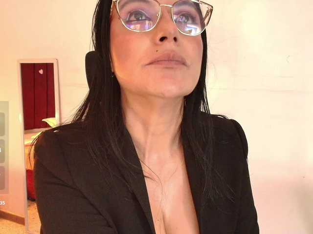 Zuzana21's BongaCams show and profile