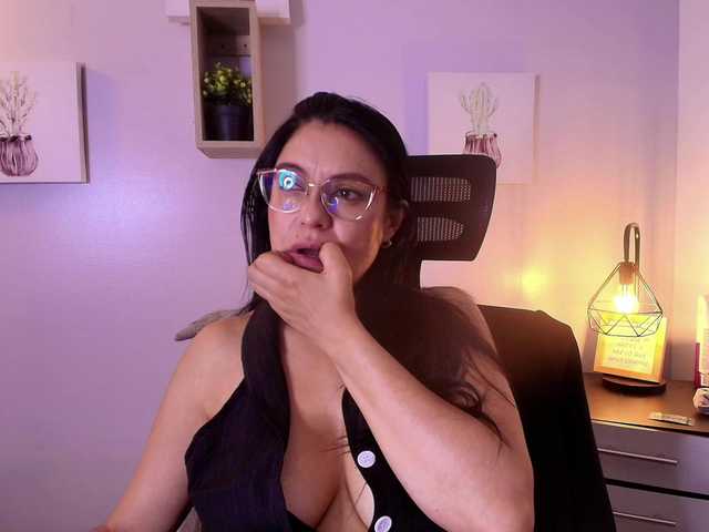 Zuzana21's BongaCams show and profile
