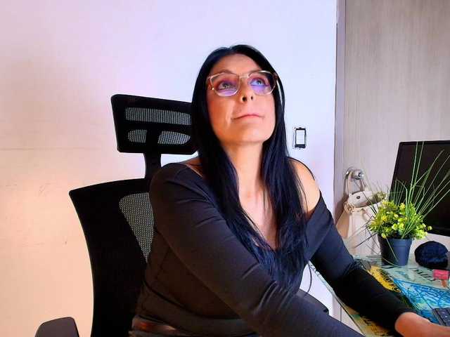 Zuzana21's BongaCams show and profile