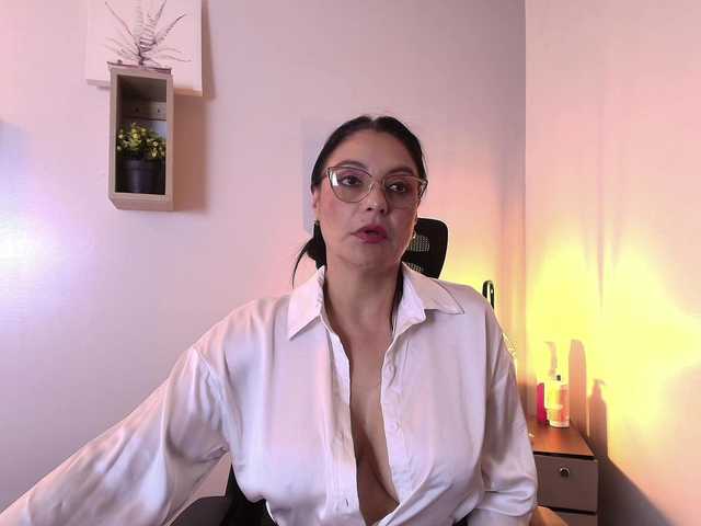 Zuzana21's BongaCams show and profile