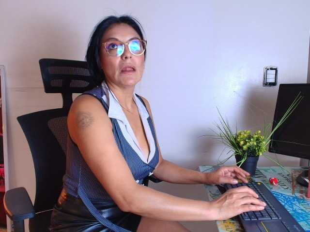 Zuzana21's BongaCams show and profile