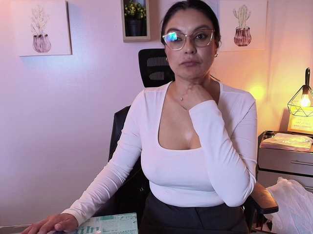 Zuzana21's BongaCams show and profile