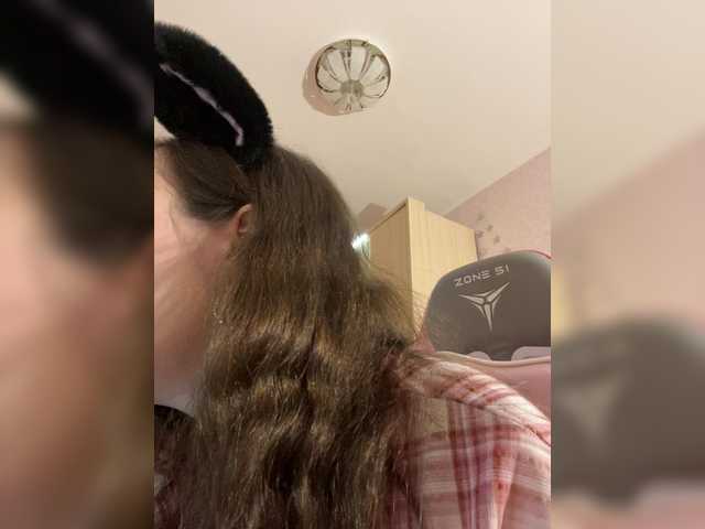 -tiny-nika-'s BongaCams show and profile