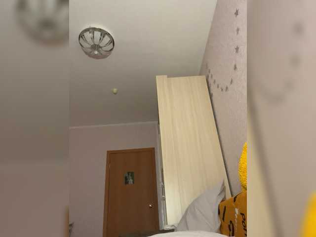 -tiny-nika-'s BongaCams show and profile