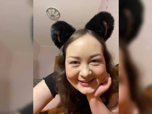 -tiny-nika-'s BongaCams show and profile