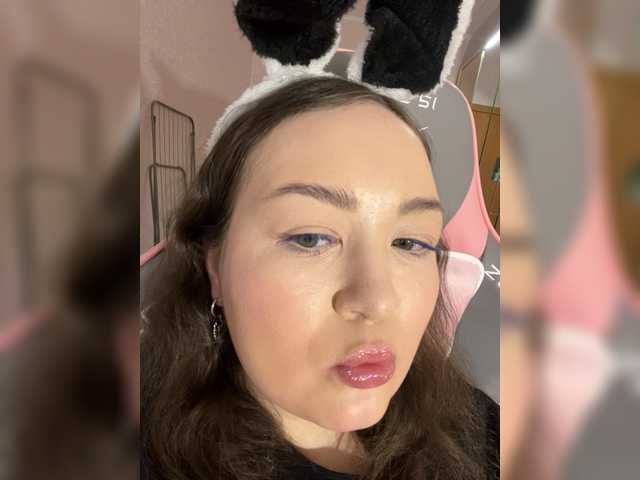 -tiny-nika-'s BongaCams show and profile