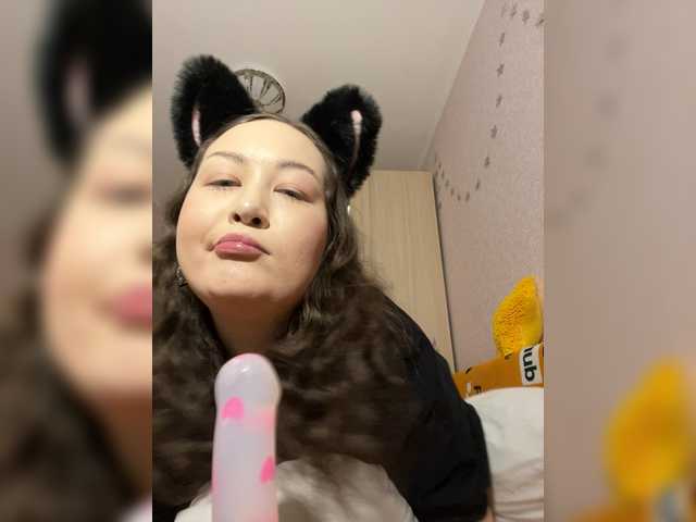 -tiny-nika-'s BongaCams show and profile